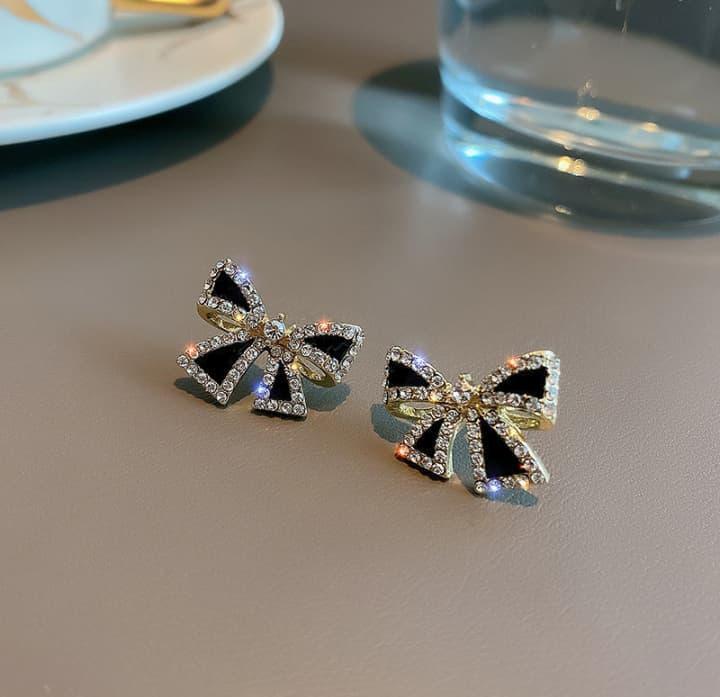 Elegant Bow Design Zircon Stud Earrings for Women - 1 Pc